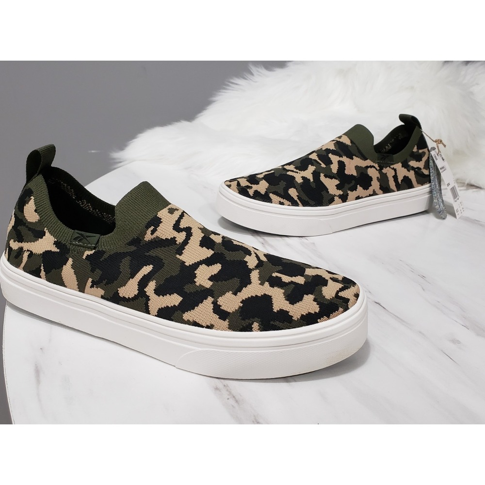 NEW WITH SMALL STAIN Size 8.5 - Reebok OnLux Camo 2021 slip on womens shoes